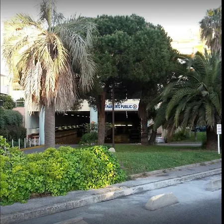 Les Pins Tod *