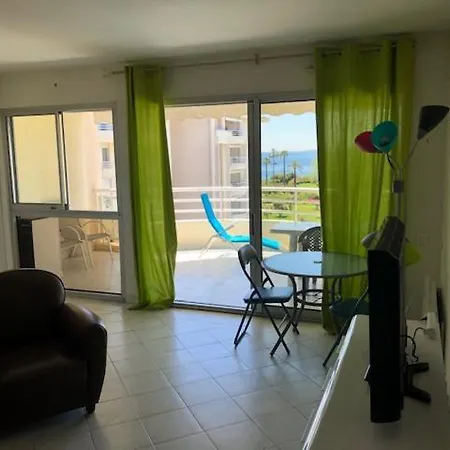 Les Pins Tod Apartman *